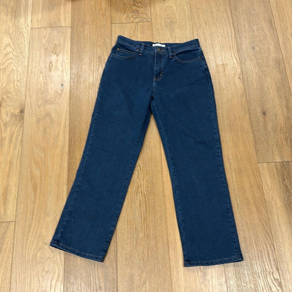 Lee jeans relaxed fit high rise size 8 Petite